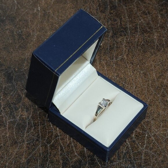 0.40ct Diamond Princess Ring – 14K Gold, Size 5 - Picture 2 of 7